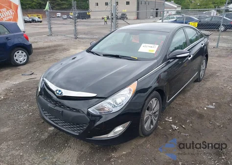 2015 Hyundai Sonata Hybrid Limited z USA, uszkodzony, nr VIN KMHEC4A47FA130944